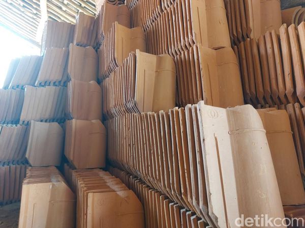Nasib Perajin Genting Cirebon yang Digempur Pabrikan