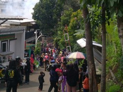 Rumah 2 Lantai di Bandung Ludes Terbakar