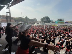 Kala Ribuan Warga Sumedang Senam Sehat Bareng Relawan Ganjar-Mahfud