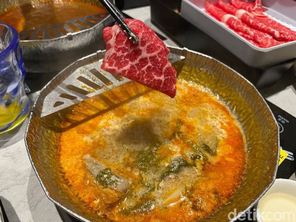 Shabu-shabu ala Tokyo yang Gurih Hangat Ada di Restoran Ini