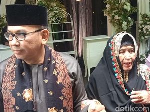 Tangis Umi Tatu Pecah Lihat Pernikahan Adiba Khanza dan Egy Maulana Tangis Umi Tatu Pecah Lihat Pernikahan Adiba Khanza dan Egy Maulana
