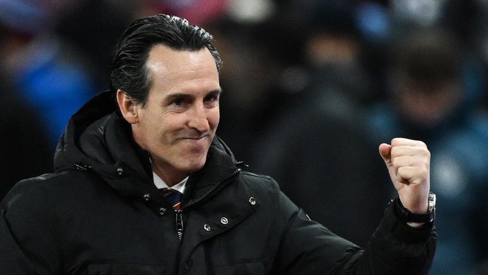 Unai Emery Aston Villa's Spanish head coach Unai Emery celebrates after winning at the end of the English Premier League football match between Aston Villa and Arsenal at Villa Park in Birmingham, central England on December 9, 2023. Aston Villa wins 1 - 0 against Arsenal. (Photo by JUSTIN TALLIS / AFP) / RESTRICTED TO EDITORIAL USE. No use with unauthorized audio, video, data, fixture lists, club/league logos or 'live' services. Online in-match use limited to 120 images. An additional 40 images may be used in extra time. No video emulation. Social media in-match use limited to 120 images. An additional 40 images may be used in extra time. No use in betting publications, games or single club/league/player publications. /
