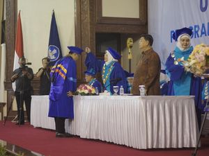 Wisuda Perdana Universitas LIA, Lulusan Siap Bersaing Secara Global