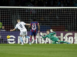 Barcelona vs Girona berlangsung di Estadi Olimpic Lluis Companys, Senin (11/12/2023) dini hari WIB. Tim tamu memimpin duluan lewat Artem Dovbyk.