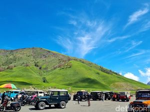 Usai Kebakaran, Bromo Ramai Wisatawan Lagi, Persewaan Kuda dan Jeep Happy