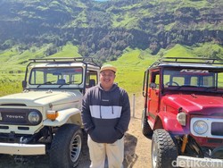 Kisah Gotong-royong Pelaku Wisata Padamkan Api Saat Bromo Kebakaran