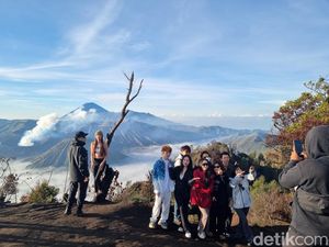 Bukit Perahu Bromo, Spot Sunrise Tak Kalah Indah Dari Penanjakan Satu