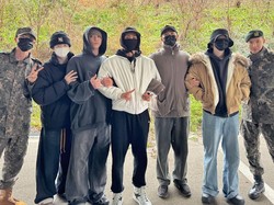 Potret Member BTS Antar RM dan V Wajib Militer