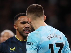 Diejek Kiper Tottenham, Callum Wilson Kesal