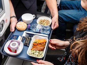 Dapur Maskapai Penerbangan Ini Produksi 4.500 Porsi Makanan Tiap Hari