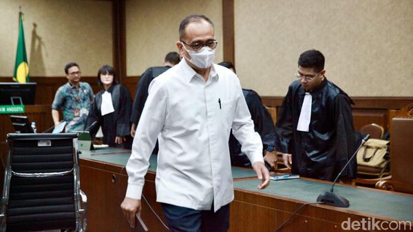 Ekspresi Rafael Alun Dituntut 14 Tahun Penjara