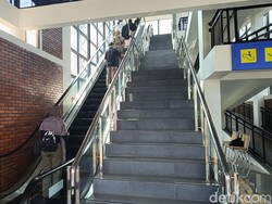 Sempat Bermasalah, Eskalator Skybridge Bojonggede Sudah Berfungsi Lagi