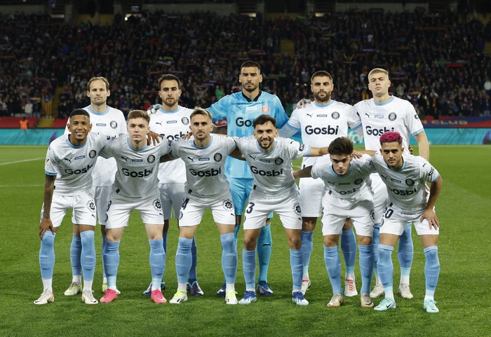 Soccer Football - LaLiga - FC Barcelona v Girona - Estadi Olimpic Lluis Companys, Barcelona, Spain - December 10, 2023 Girona players pose for a team group photo before the match REUTERS/Albert Gea