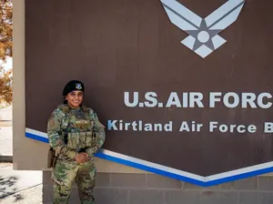 Wanita Ini Minggat ke Amerika dan Jadi Tentara gegara Dijodohkan Wanita Ini Minggat ke Amerika dan Jadi Tentara gegara Dijodohkan