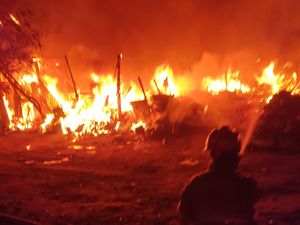 Kebakaran Pabrik Tempe di Pancoran Jaksel, 1 Orang Terluka Kebakaran Pabrik Tempe di Pancoran Jaksel, 1 Orang Terluka