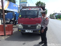 Gagal Nyalip, Pelajar di Lumajang Tewas Terlindas Dump Truk