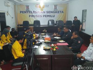 Tolak Kampanye di Kampus, Puluhan Mahasiswa Datangi KPU dan Bawaslu Bengkulu