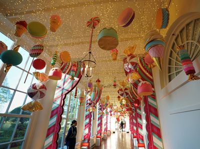 Meriah Sekali Dekorasi Natal yang Hiasi Gedung Putih