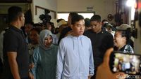 Momen Gibran Blusukan di Pasar Rumput