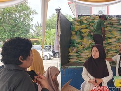 Hanya 4 Jam, 10 Ton Beras di Operasi Pasar Disdag Sumsel Ludes!