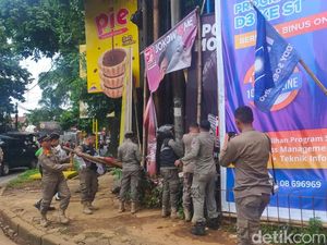 Baliho Capres-Caleg di Pohon dan Tiang Dicopot Bawaslu-Satpol PP Bogor Baliho Capres-Caleg di Pohon dan Tiang Dicopot Bawaslu-Satpol PP Bogor