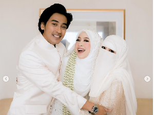 Umi Pipik Tak Mau Membebani, Ogah Tanya Momongan ke Adiba Khanza Umi Pipik Tak Mau Membebani, Ogah Tanya Momongan ke Adiba Khanza