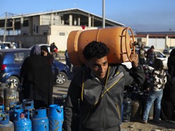 Dilanda Kelaparan Gegara Perang, Warga Palestina Nekat Jarah Truk Bantuan