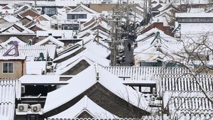 Potret Beijing Berselimut Salju