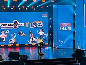 Hadiri Festival Kampus Merdeka, Jokowi Banggakan Daya Saing RI Naik Tinggi