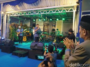 SBY Latihan Nyanyi di Manggoran Magelang, Warga Antusias Nonton