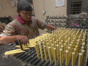 Jelang Natal, Produsen Lilin Rumah Kebanjiran Orderan