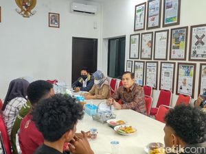 Tanda Tanya Pungutan Rp 5 Juta ke 28 Mahasiswa Raja Ampat Terkait Beasiswa Tanda Tanya Pungutan Rp 5 Juta ke 28 Mahasiswa Raja Ampat Terkait Beasiswa
