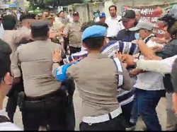 Polisi Siaga Cegah Ribut Antarjemaat Gereja di Cibinong Kembali Pecah
