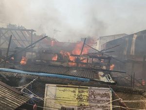 Kebakaran Rumah di Jaktim, 1 Warga Tewas Akibat Serangan Jantung Kebakaran Rumah di Jaktim, 1 Warga Tewas Akibat Serangan Jantung