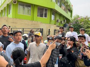 Warga Ngadu Rumah Digusur, Minta Tinggal di Rusun Pasar Rumput ke Gibran