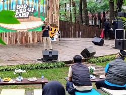 Nonton Stand Up Comedy Sambil Kemping Bisa di Borobudur