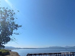 Ribuan Orang ke Objek Wisata Viral Ini, Pantai di Tepi Danau