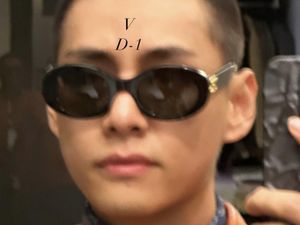 V BTS Pamer Rambut Plontos, Siap Wamil Bareng RM Hari Ini V BTS Pamer Rambut Plontos, Siap Wamil Bareng RM Hari Ini