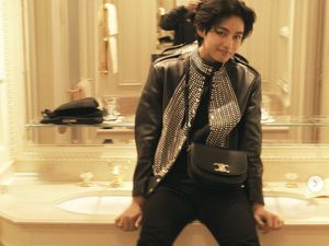 V BTS Rilis Single wherever u r, Langsung Meroket di Chart Global