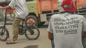 Tulisan Kocak di Kaos Bikin Ngakak dan Geleng-geleng