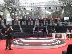 Begini Suasana Panggung Jelang Debat Perdana Capres di KPU