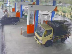 Bocah 3 Tahun Terlindas Mobil di SPBU Pulukan