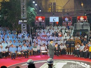 Sindir Milenial Cawapres, Anies Ungkit Milenial Lain Hadapi Gas Air Mata