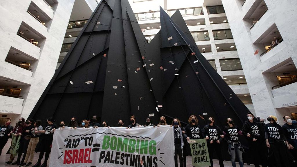 Demo Kantor Senat AS, Aktivis Serukan Gencatan Senjata di Gaza Demo Kantor Senat AS, Aktivis Serukan Gencatan Senjata di Gaza