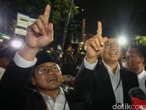 Ketiga Paslon Capres-Cawapres Tiba di KPU, Debat Perdana Siap Dimulai Ketiga Paslon Capres-Cawapres Tiba di KPU, Debat Perdana Siap Dimulai