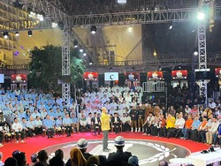 Kala Pendukung Anies-Cak Imin Teriak AMIN saat Ketua KPU Buka Debat Capres