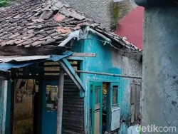 Tinggal di Rumah Nyaris Runtuh, Sunarya Was-was Kala Hujan Turun
