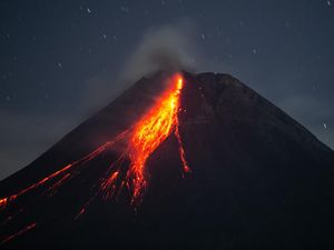 Lava Pijar dan Magma, Apa Bedanya?