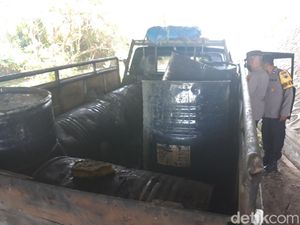 Pembuang Limbah Cair di Kali Pepe Disergap Warga, Polisi Turun Tangan Pembuang Limbah Cair di Kali Pepe Disergap Warga, Polisi Turun Tangan
