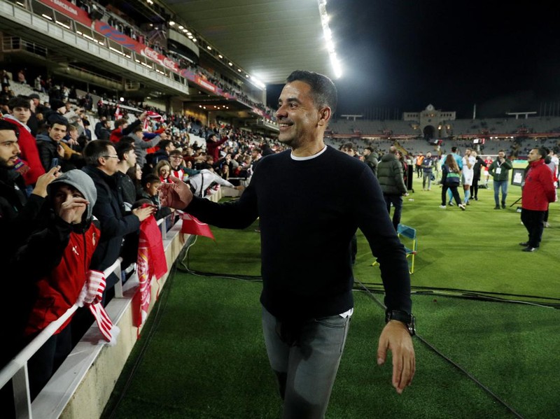 Soccer Football - LaLiga - FC Barcelona v Girona - Estadi Olimpic Lluis Companys, Barcelona, Spain - December 10, 2023 Girona coach Michel celebrates with fans after the match REUTERS/Albert Gea